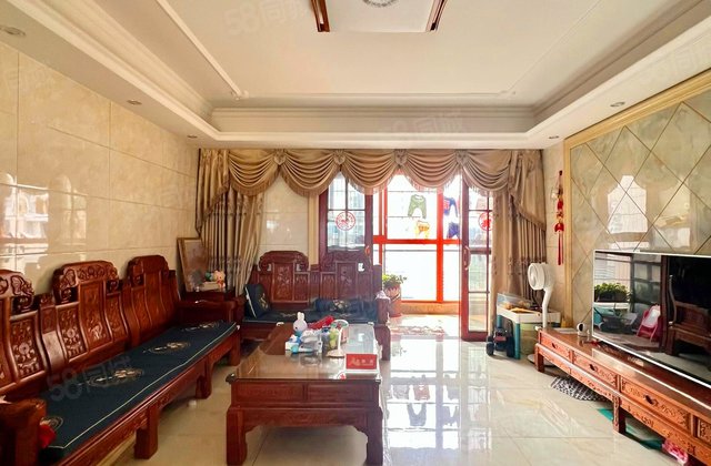 深业金榜山4室2厅138.66㎡145万二手房图片