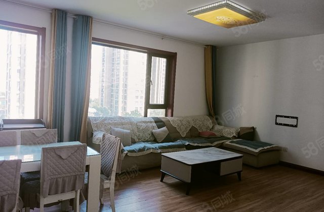 绿城百合  东边户  四室两卫 带储藏室 免大税  急售急售