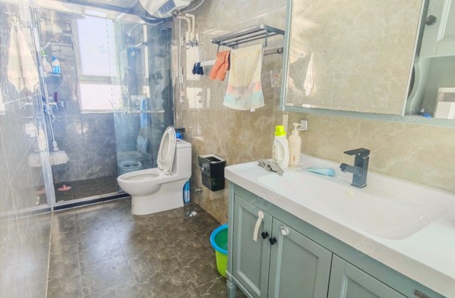 中海寰宇天下锦城Q区3室2厅126.02㎡89.8万二手房图片