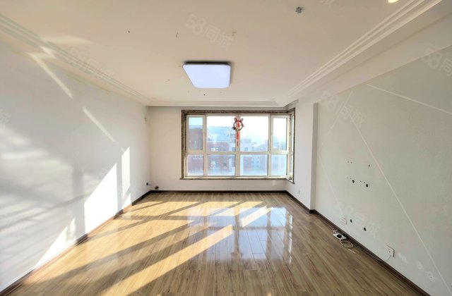 中国铁建国际花园(一二三期)4室3厅167.97㎡77.3万二手房图片