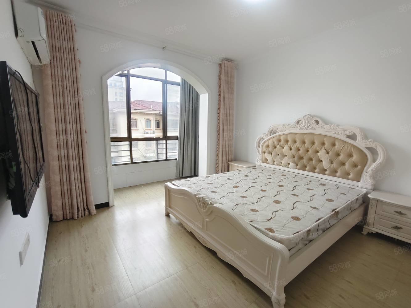 地中海风情7室3厅3卫112㎡南59.8万