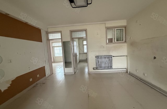 单价四千多 开发区实验 西邻 西苑小区可隔三室双阳台免大税