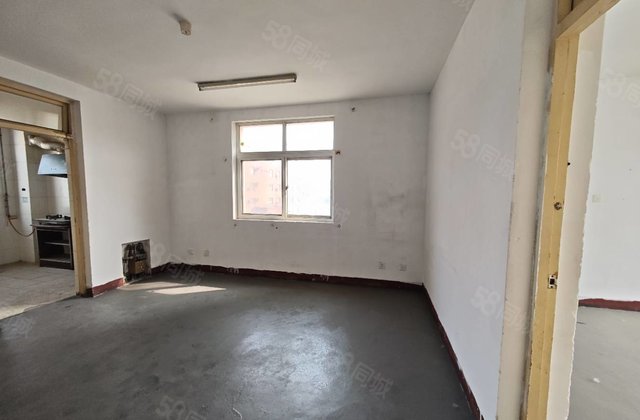 香江南邻凤凰湖2010年地暖房 39.8万东边户非顶