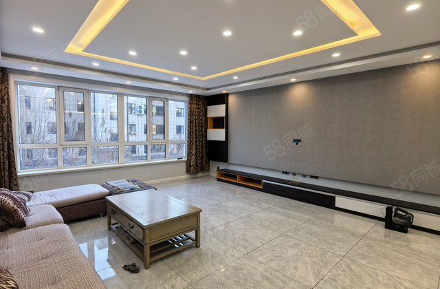 金融小区3室2厅149㎡72.8万二手房图片