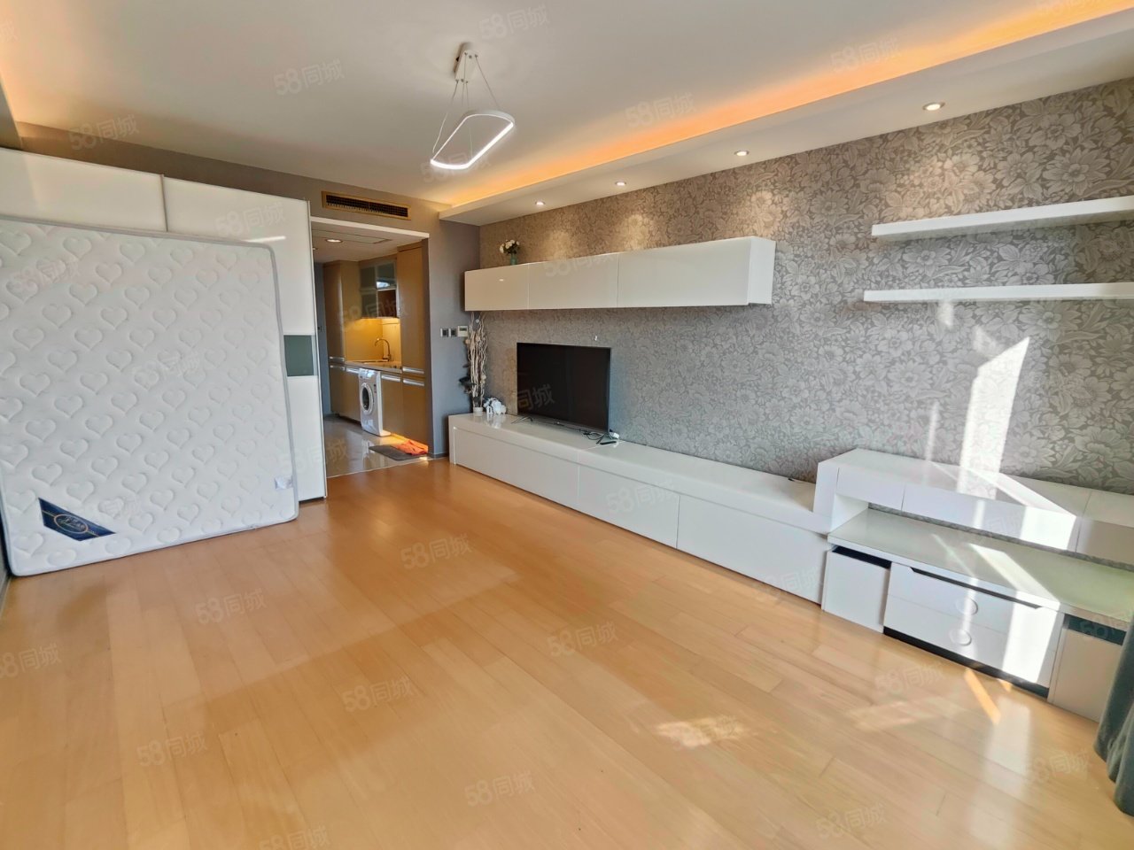 萬科公園五號1室0廳1衛(wèi)58.51㎡東310萬