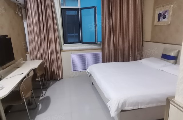 文轩本部。外国语，精装，一室一厅