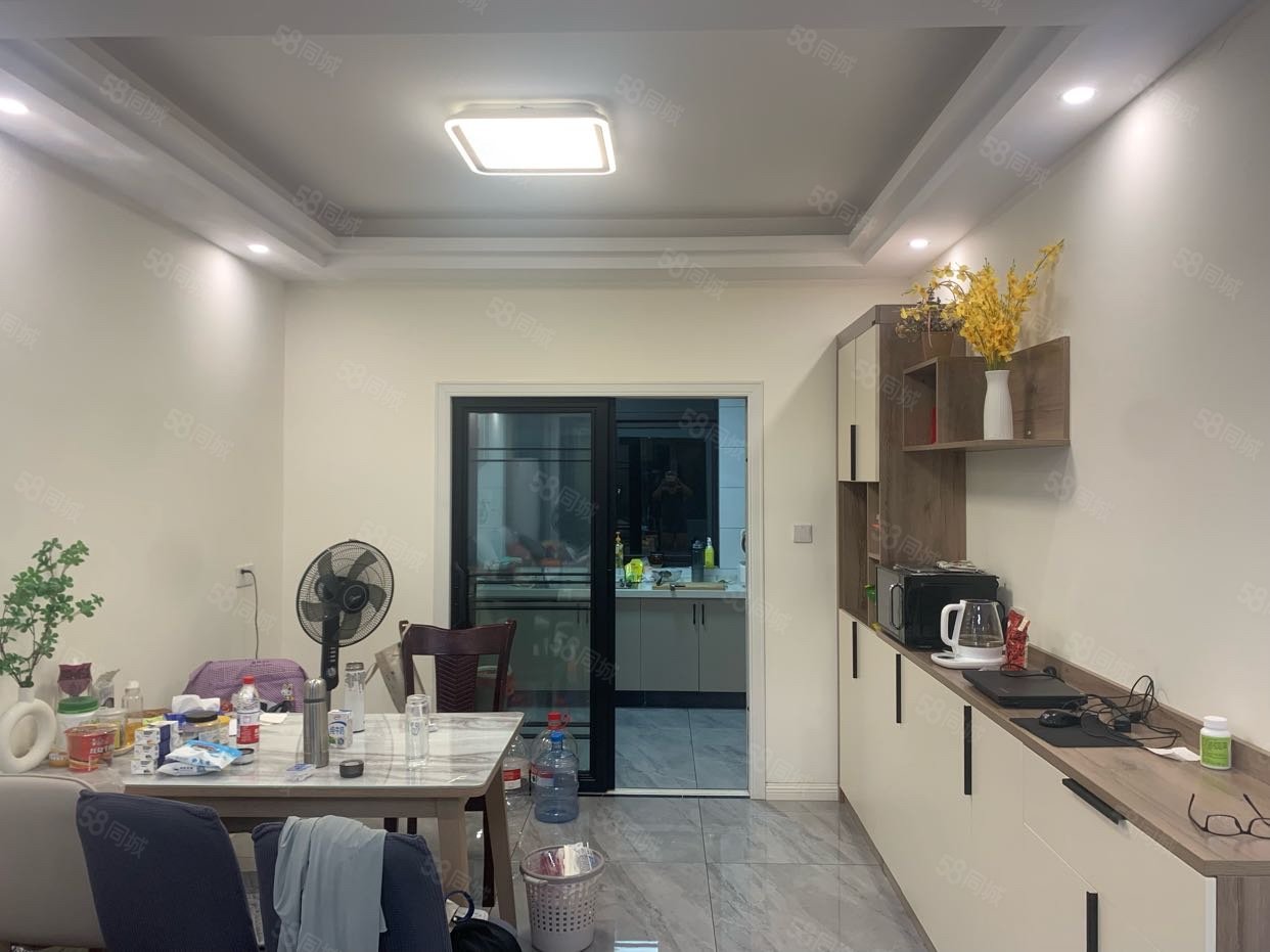 悦湖城4室2厅2卫153.59㎡南108万