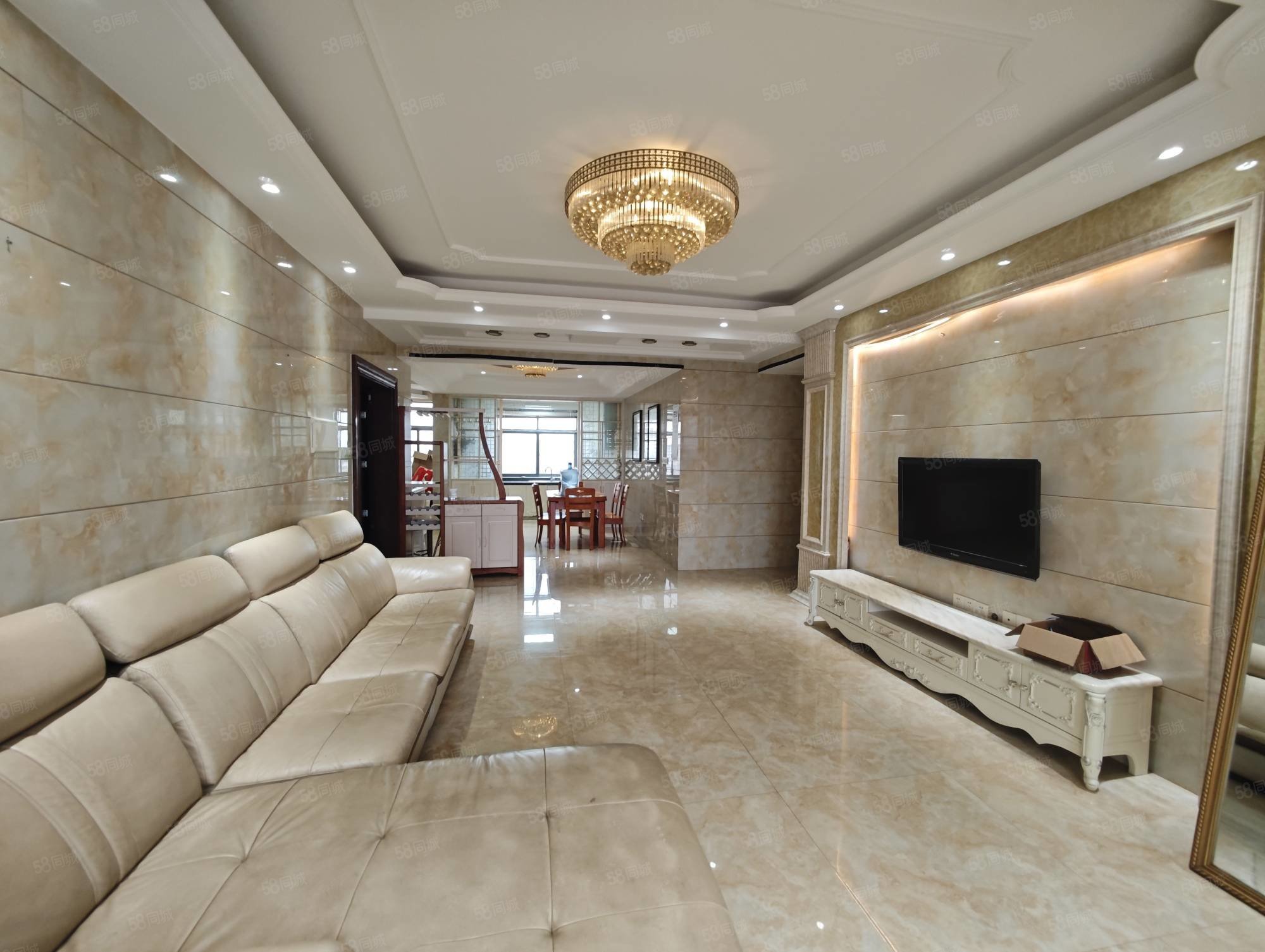 共和名城6室4厅4卫126㎡南80万