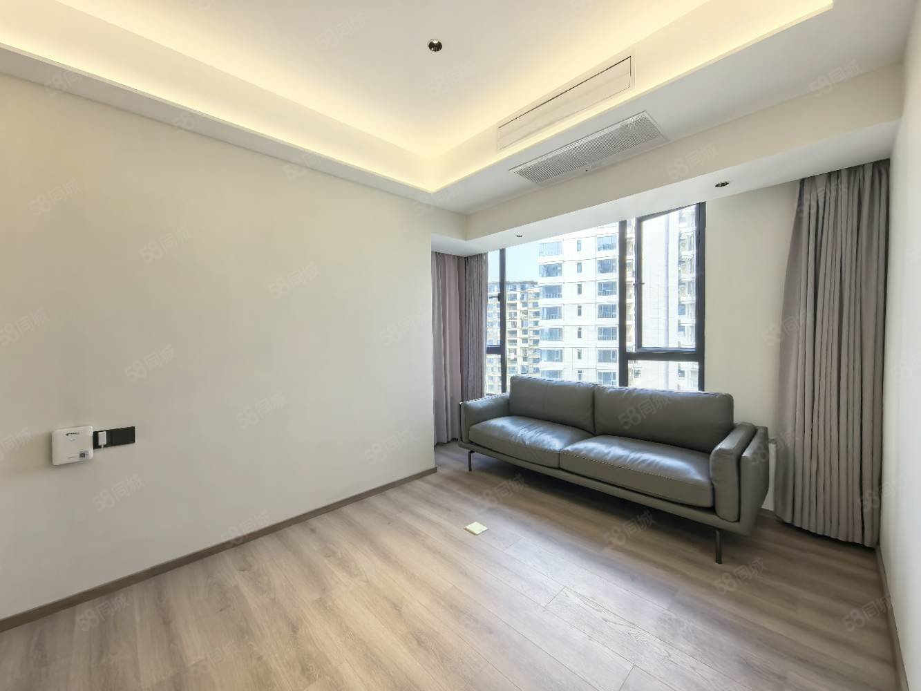 天秀湾4室2厅2卫202㎡南北258万