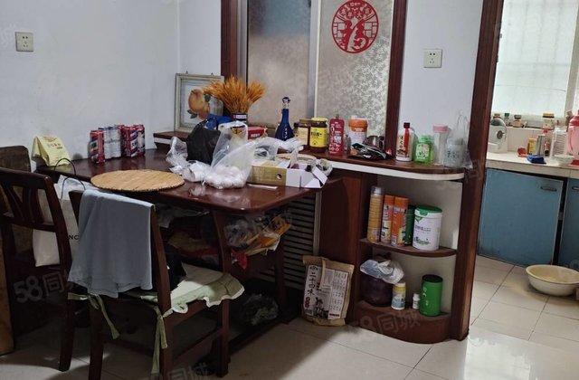 河畔花园小区 商圈成熟 车位充足 南北通透 超低密度 商品房