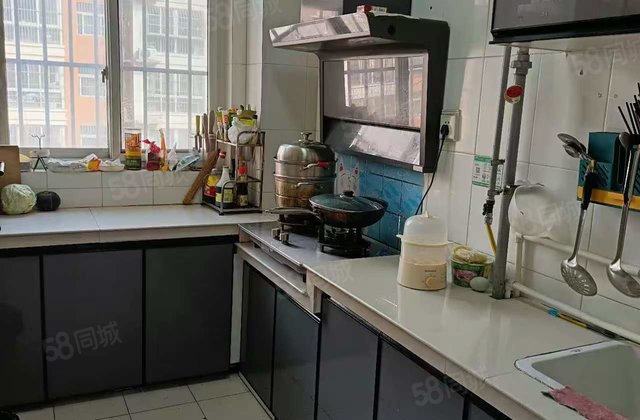 诚意出 3楼大三室 双卫生间 送地下室 房东直卖嘉明水岸新城