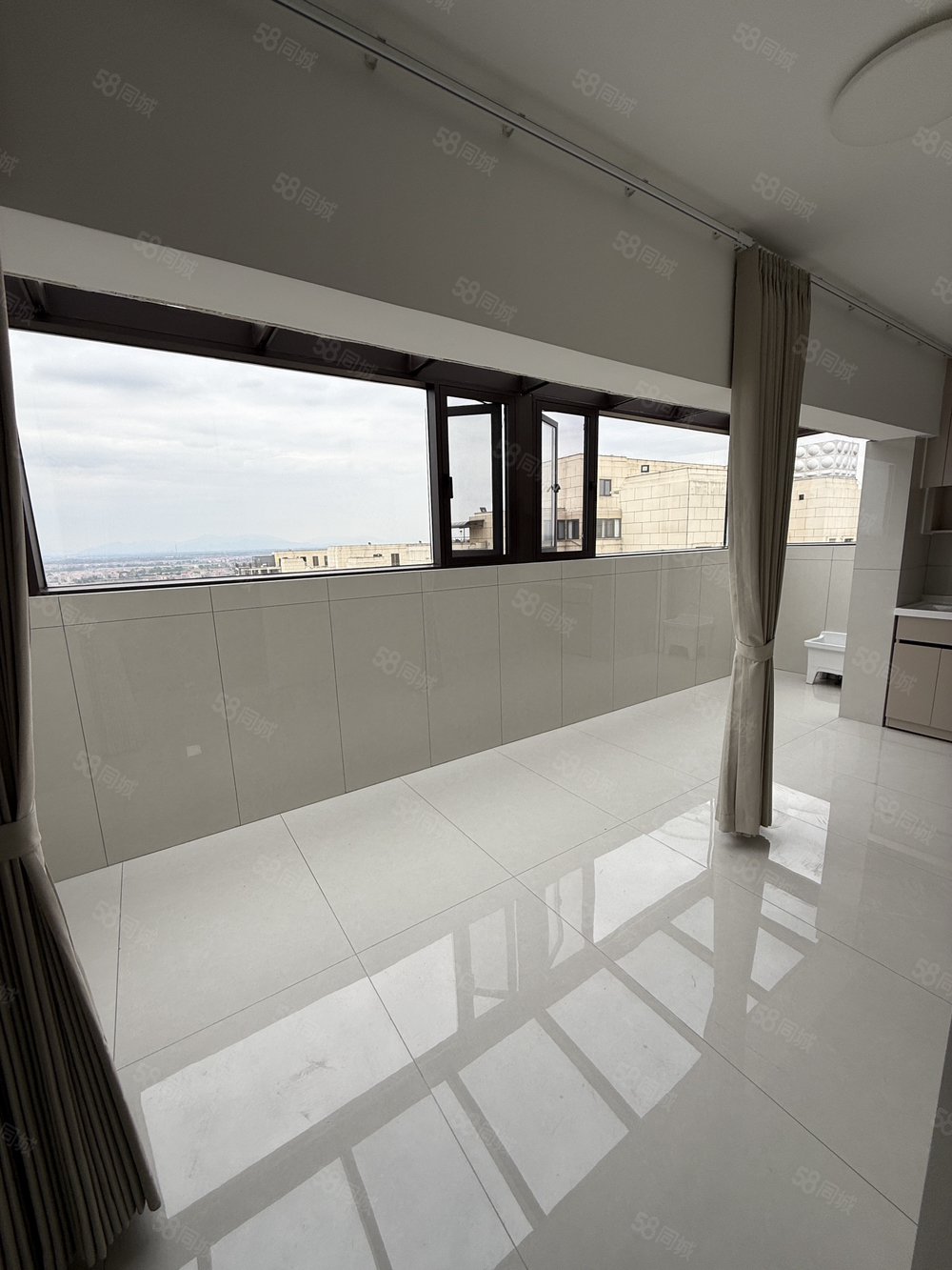 东方玺园6室3厅3卫200㎡南北95.8万