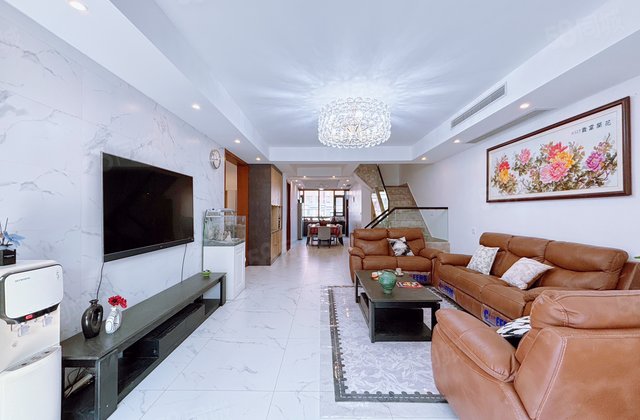 房东急售，英伦花园别墅，叠拼，带车位，四室三厅，随时看价可谈