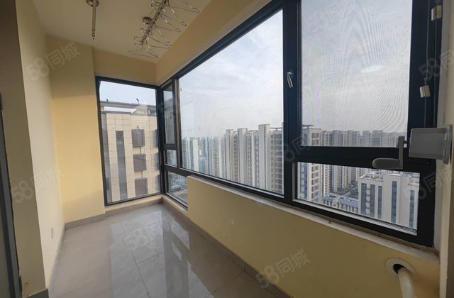 次新房 水城印象 边户双卫 送车位 有证可贷款 小区环境优美