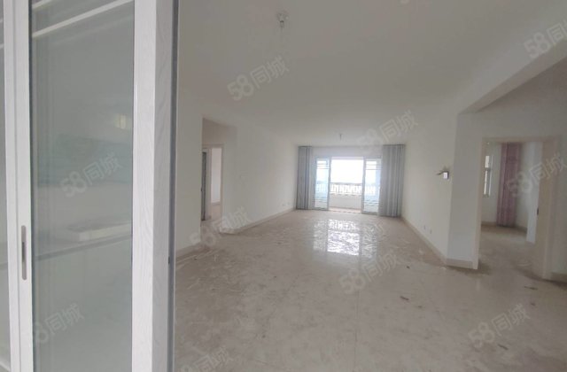 三室双卫南向双阳台 纯新房一天未住送车库 空置诚售有钥匙