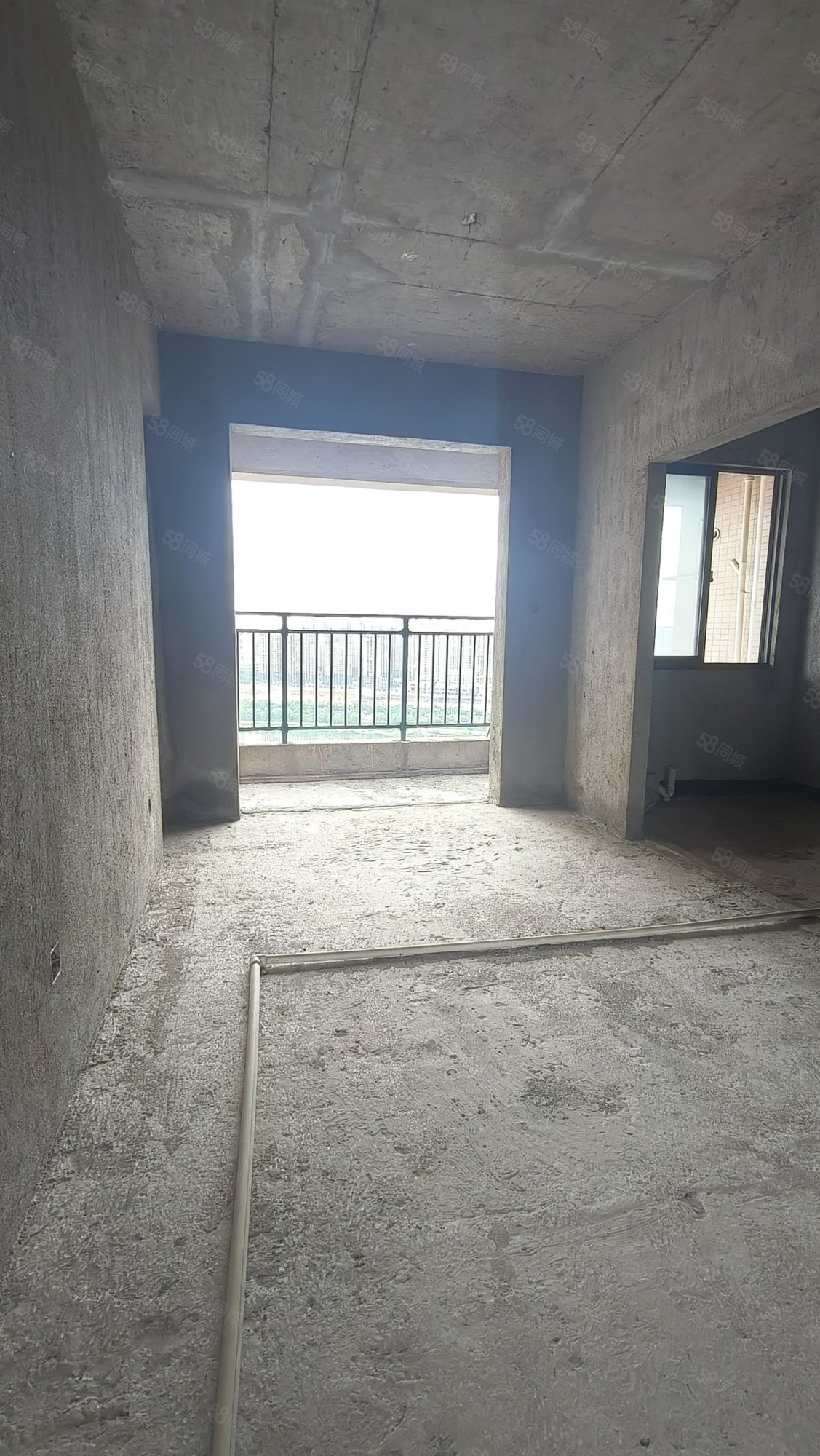 东湖花苑3室2厅2卫131㎡南北96万