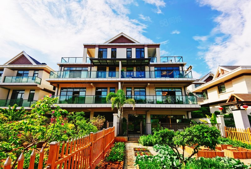 蓝城桃李春风3室2厅3卫116㎡南北110万