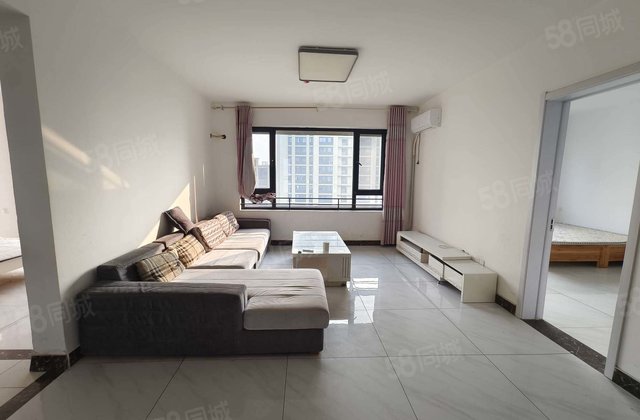 绿城百合新城 近医院 电梯房 商圈成熟 双卫生间 大三房