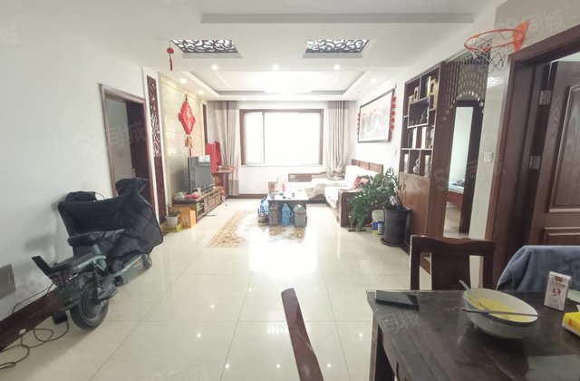 高新区裕昌国际馨润花园，东文轩免大税可按揭送50平车库储藏室