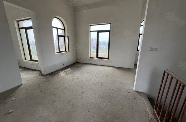 急售区政府附近翡翠城别墅一至三层带大院子车库随时看房