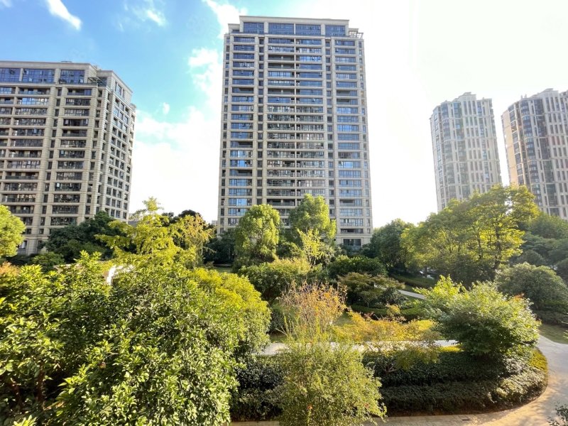 绿城海棠花园4室2厅2卫151.24㎡南368万