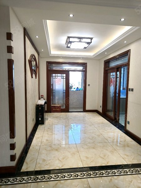 【10图】棕榈城 7楼138平 三室两厅 带车储 140万,齐华棕榈城-淄博58