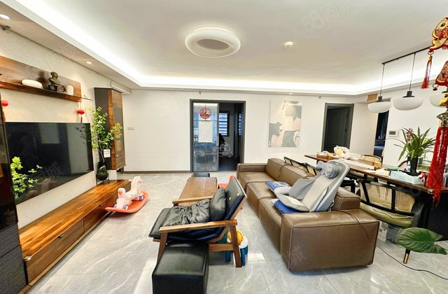 万科金域中央5室2厅143.47㎡163万二手房图片