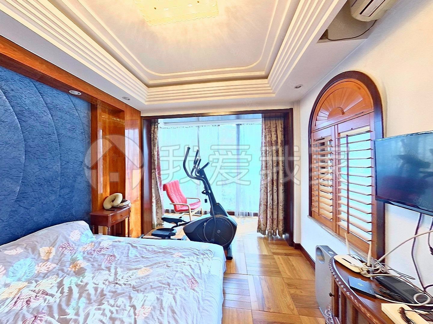 龍城花園N區(qū)5室4廳3衛(wèi)208.1㎡西南990萬