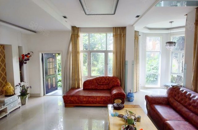 玉龙山庄(别墅)5室2厅232.12㎡265万二手房图片