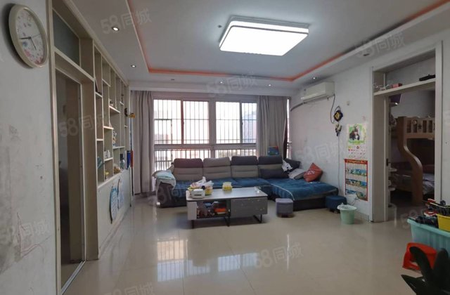 万达附近 步梯地暖房 东边户 免大税 送储藏室