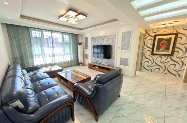 富奥斯坦利小镇3室2厅137.74㎡110万二手房图片