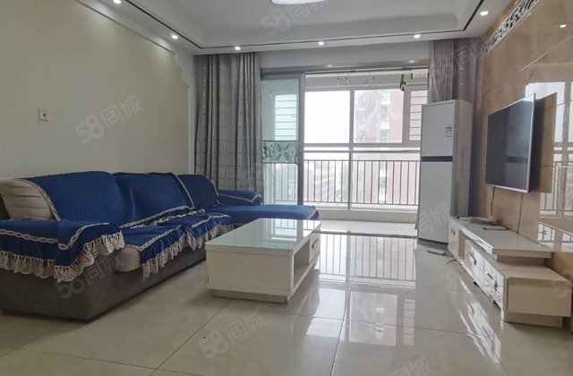 房东急售！！三室双卫！送车位！免大税！随时看！精装