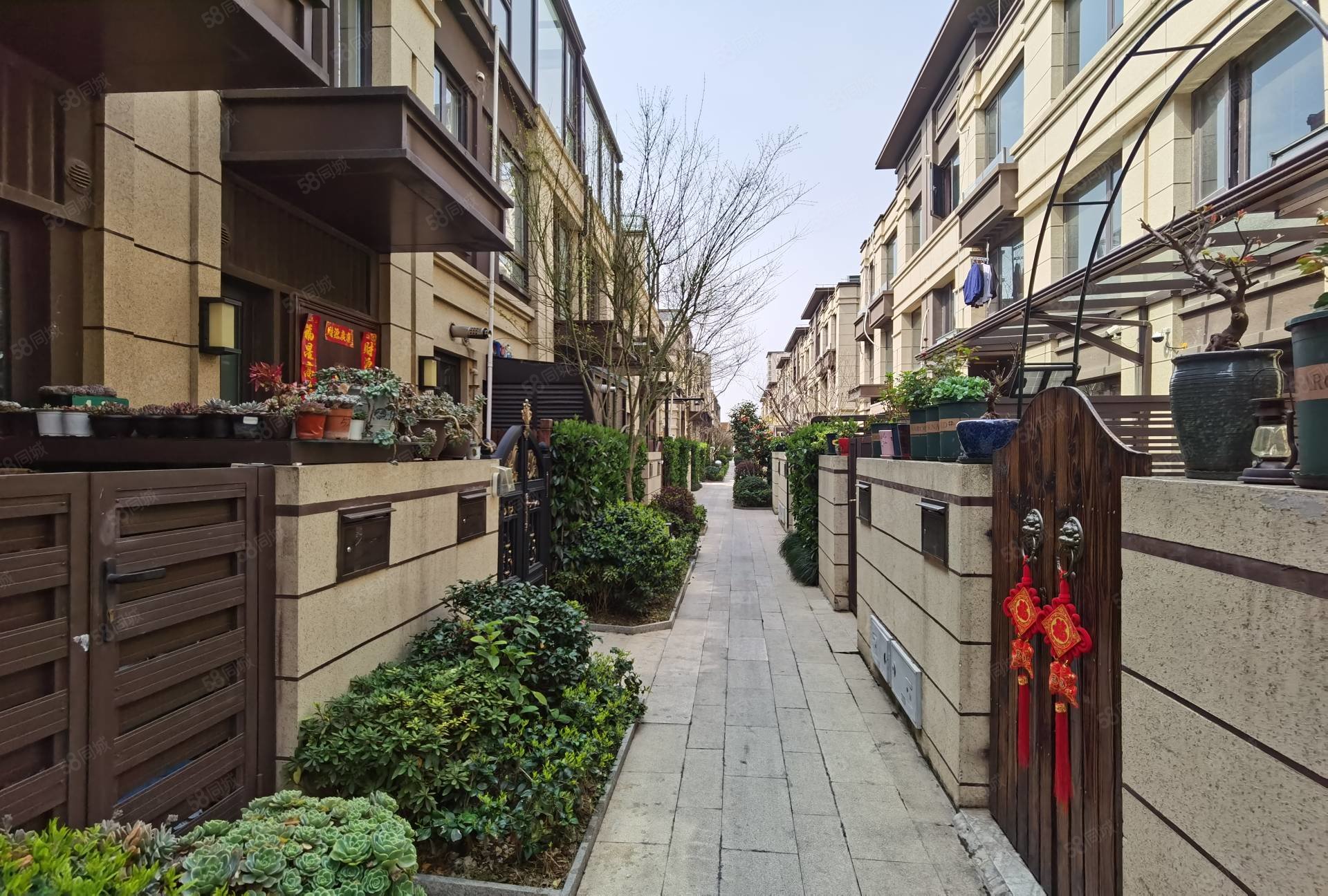 路劲佘山院子东园(别墅)2室2厅1卫88㎡南北500万