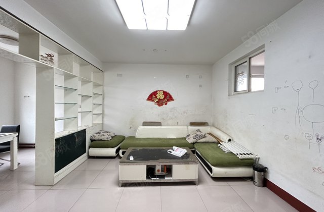 湖边 乐园小区 三室 可做四室 看房方便 非顶