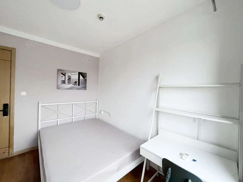 合租｜龥中介！可免押！融创融公馆二期 杨汊湖 后湖站 常青花园  