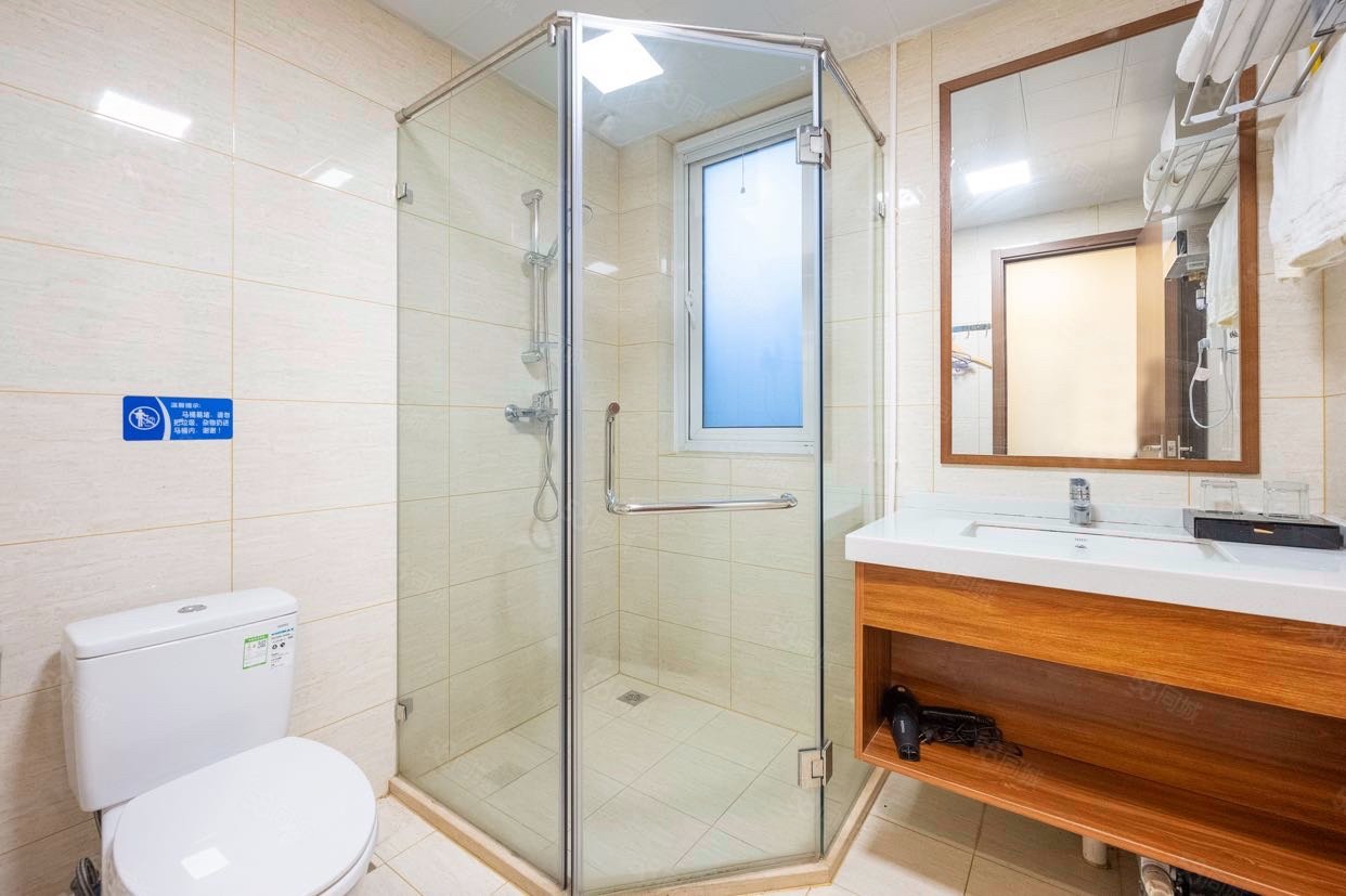 龍湖長城源著(三期)3室1廳2衛(wèi)121.33㎡南240萬