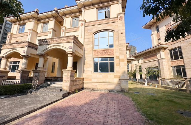 欧浦花城(别墅)5室2厅399.21㎡95万二手房图片