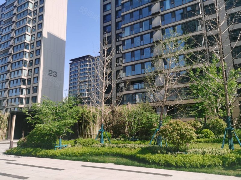 圣联智园4室2厅2卫151㎡南北233万