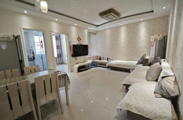 香江附近，阳光实验，金柱月亮湾A正三室，带车位储看房方便。