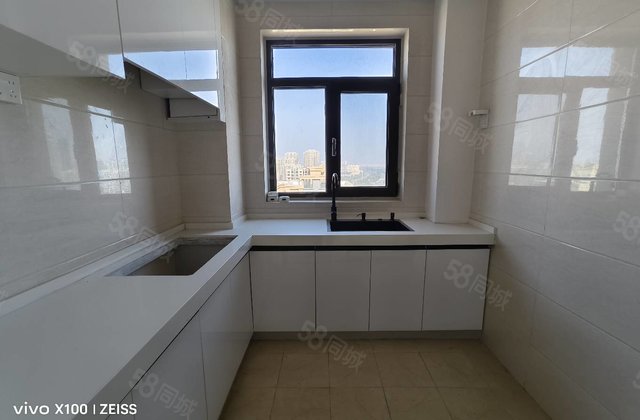 公园 慧德 中央帝景精装4室 带车位储藏室 送十年物业费