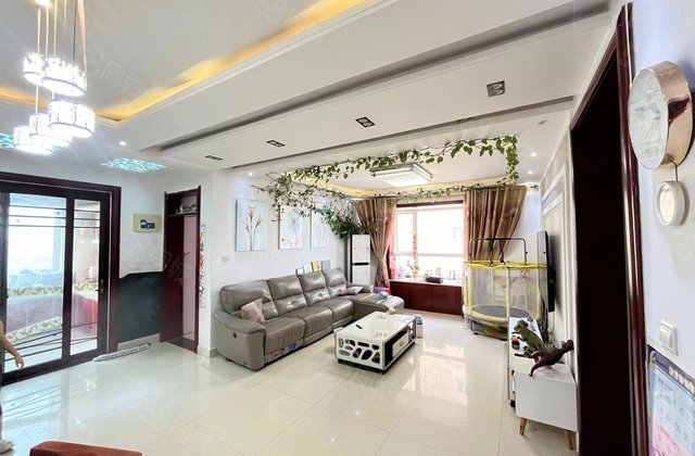 星光东昌丽都精装4室，免大税，带车储，东昌外国语三中旁，急售