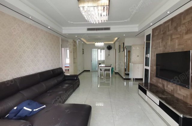 四叶草户型 大润发 公园北邻 中央帝景 中央丽都  带车储