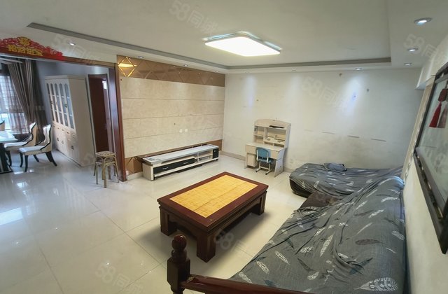 卡迪亚四期 大三室 免大税 业主急卖  随时看