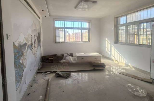 急售欧景丽都三室 有储藏室 小区环境优美 绿树成荫