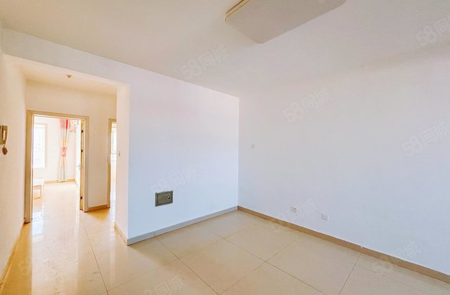 市医院附近，中央公馆，新水明珠，电梯房，中间楼层，免大税