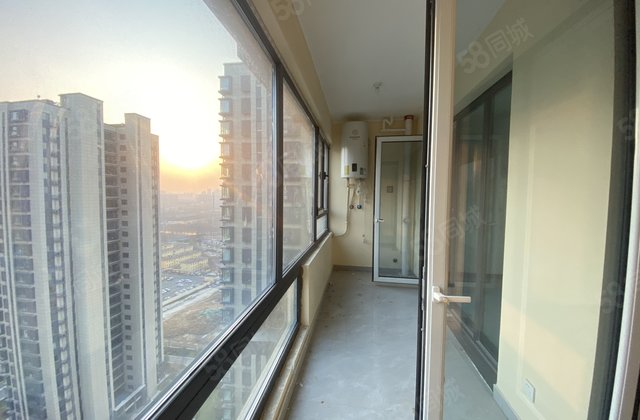 三叶草户型 新房未住 送车储 双阳台 理想城 万达 城市领秀