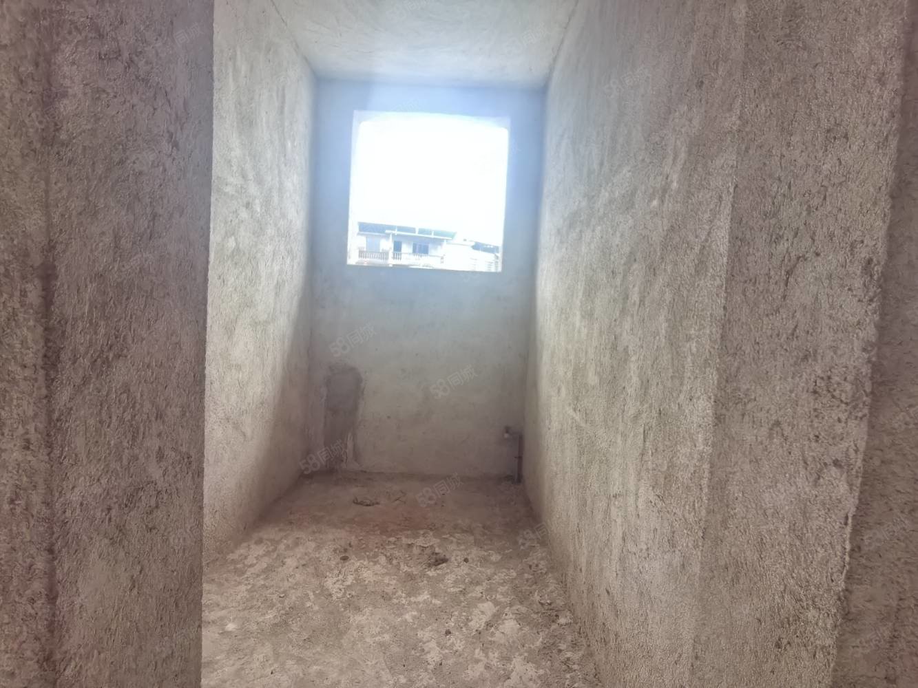 袁山西路别墅8室3厅3卫260㎡南北169万