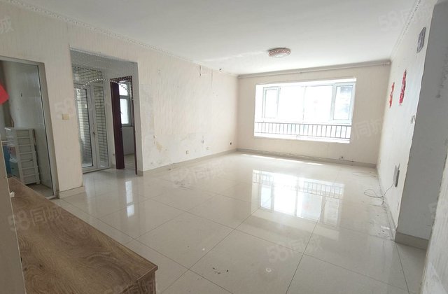 急售，送储车位颐馨园，乐园实验城市之尊金柱绿城，电梯东边户