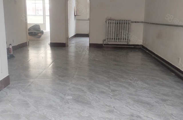 房东直卖西苑小区临    近医院 购物交通方便