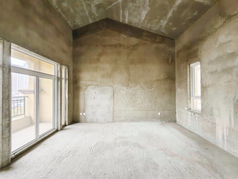 商品住宅 南向采光好 交通便捷 次新小区,清华大溪地6号院(别墅)-郑州